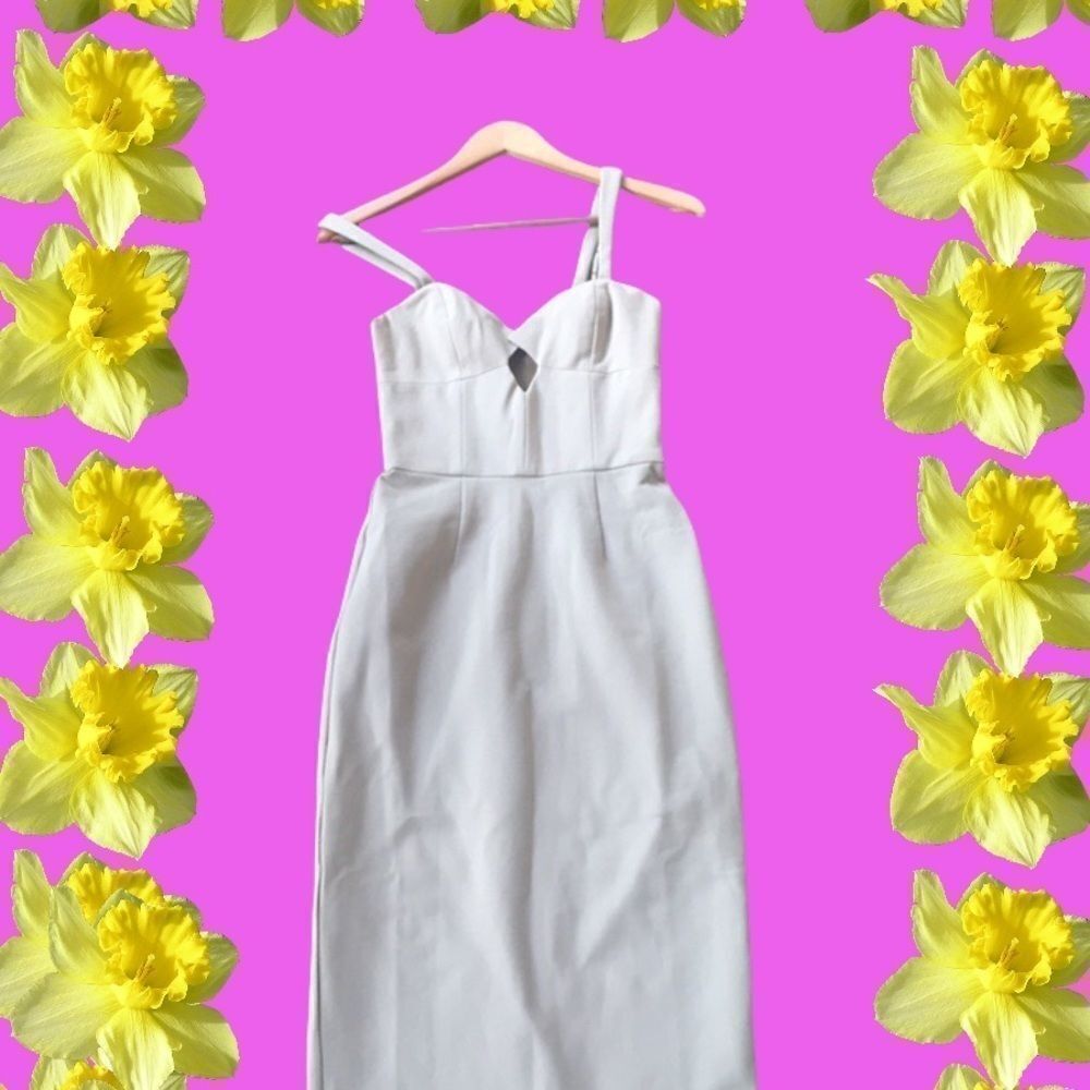 Beautiful boutique body con dress in sand